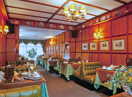 Photo of our sumptuous Dining Room